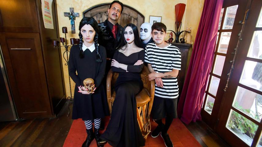 Addams Family Pussy - FamilyStrokes - Addams Family Orgy - Kate Bloom, Audrey Noir, Dick  Chibbles, Eric John, Juan El Caballo Loco - HitPrn